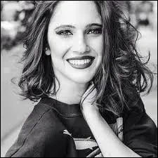 A-t-elle une cha&icirc;ne YouTube ?