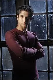 C'est le héros principal, c'est :