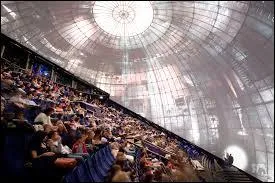 Pour clôturer ce quiz "Géode d'ici et d'ailleurs" en un clic vous pourrez réserver votre pass pour le festival des 30 ans de la Géode à Paris. Attention c'est à vous : A ou B ?