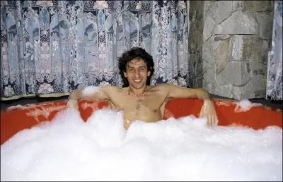 Tourner avec Coluche le mettra en lumière !