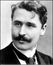 Qui est cet auteur dramatique né à Paris en 1862, connu pour ses vaudevilles, auteur de "La Puce à l'oreille", qui décède en 1929 ?