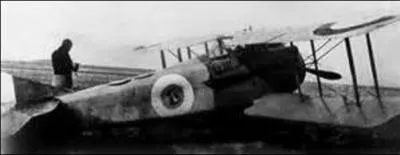 Pilote suisse (bien que je sois né à Paris en août 1897), je compte à mon actif 5 victoires. Prenant la nationalité française en 1919, je sers en tant que capitaine pendant la Seconde Guerre mondiale. Rentrant en résistance lors de la capitulation en juin 1940, je décède le 24 mai 1988 à Louveciennes (Yvelines). Je m'appelle : (N'ayant aucune photo de lui, je vous mets son avion, un Spad XIII).