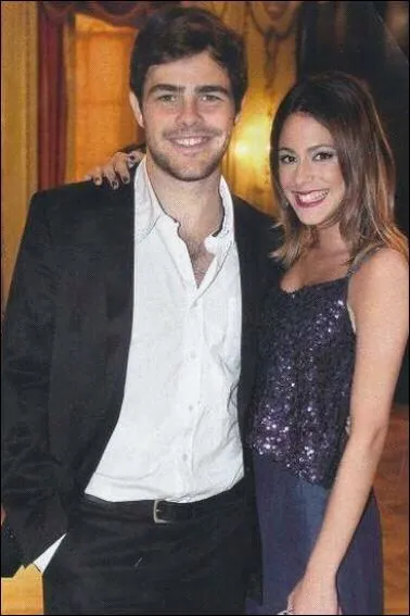 Avec qui Martina est-elle ?