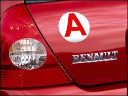 L'autocollant blanc avec la lettre A rouge signifie que le conducteur est :