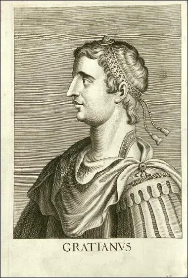 En quelle anne Grenoble changera de nom et deviendra Gratianopolis obtenant le rang de cit ?