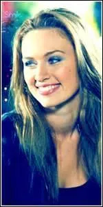 Que s'est-il passé au moment où Lucas sortait avec Lindsay Strauss ?