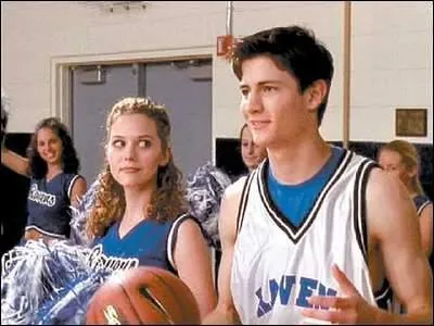 Dans la/les quelle(s) saison(s), Peyton Sawyer (Scott) et Nathan Scott sortaient-ils ensemble ?