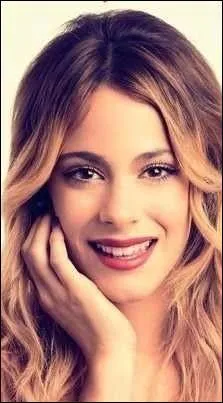 Dans l'épisode 79, Alex veut dire la vérité au sujet du plan, mais l'autre personne refuse que fait-elle pour l'en empêcher ?