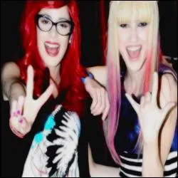 Violetta se déguise pour surveiller Leon, elle demande à Francesca de l'aider , celle-ci accepte. Quelles personnes vont-elles jouer ?