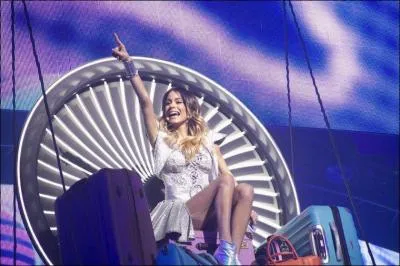 Comment s'appelle la tournée de la saison 3 de Violetta ?