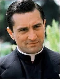 Dans quel film le voyons-nous en prêtre ?