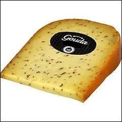 Le fromage le plus connu et le plus consommé aux Pays-Bas est certes le gouda. Outre le gouda fermier, il existe aussi un gouda de Noël, extra-vieux et un gouda aromatisé. Quelle est l'épice associée à ce fromage ?