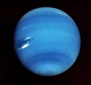 Quel est le diamètre de Neptune ?