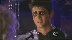 Comment Nathan Scott se déguise-t-il lors de la fête costumée dans la 3e saison ?