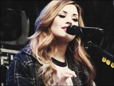 Qui a sorti un album intitulé "1989" qui a fait un énorme carton ?