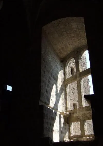 Qui était seigneur de Quéribus lors de sa reddition en 1255 ?