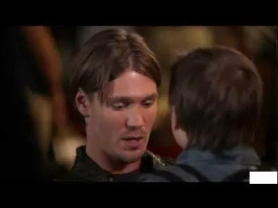 Dans la saison 9, pourquoi Jamie part-il en vacances chez tonton Lucas et tante Peyton ?