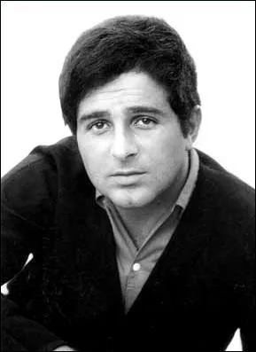 "Combien de mers / Franchira la colombe / Avant que nous vivions en paix ?". Pour connaître la réponse...