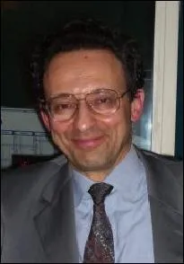 Dans quel pays François Kersaudy n'a-t-il pas enseigné ?