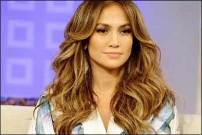 Elle est chanteuse, danseuse, et actrice ? C'est ....