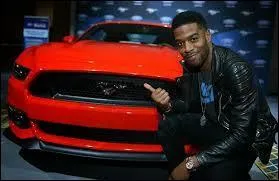 Pourquoi appellent-ils tous Benny le Mithos ?