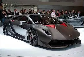 A qui appartient cette magnifique Lamborghini Sesto Elemento dans le film ?
