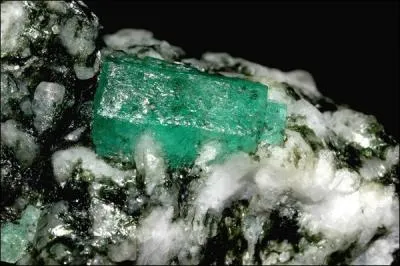 Quelle est cette pierre précieuse, variété de béryl ?