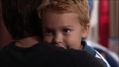 Dans la 9e saison, qu'a oublié Clay Evans ?