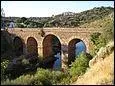 Le pont de Trebujana possède 5 arches, il traverse le río Erjas. Il a été construit au 2e siècle entre l'Estrémadure et le Portugal à :
