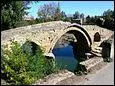 Ce pont romain de 2 arches sur le río Tirón a été construit au 2e siècle dans La Rioja à :
