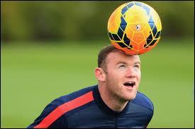 Où joue Wayne Rooney ?