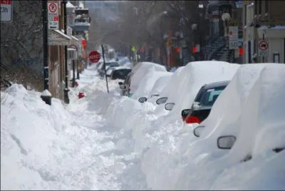 En France, 3 ou 4 centimètres de neige et c'est la pagaille, mais pas dans cette ville, ils sont habitués !