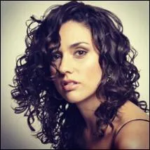 Donc, j'en conclus qu'elle a :