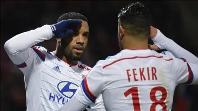 Nabil Fekir porte le numéro 18 cette saison avec l'Olympique lyonnais, quel numéro portait-il lors de sa première apparition ?