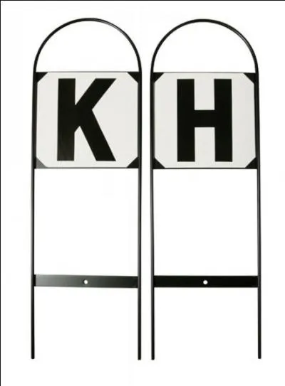 Quelles sont, parmi les lettres suivantes, celles correspondant à la carrière de dressage ?