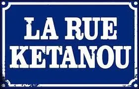''C'est pas nous qui sommes à la rue
C'est la rue kétanou
Nao son en que sou da rua
É a rua que é nossa

Crevons la sourde oreille
En avant la musique
Chauffe, chauffe, chauffe le soleil
Souffle un vent de panique''

Le groupe La Rue Ketanou a aussi chanté :