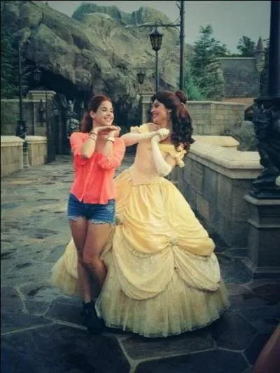 Qui est sur la photo avec la princesse ?