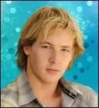 Dans quelle s&eacute;rie a-t-il jou&eacute; ?