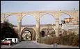 Cet aqueduc sur deux niveaux a été construit en 1537 en Aragon à :
