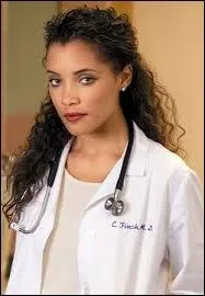 Ce médecin n'aime pas beaucoup Elisabeth, mais sort avec Peter !