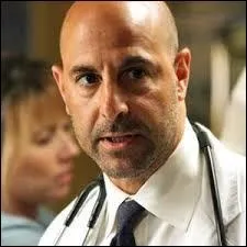 Il a eu une relation sexuelle avec Abby.