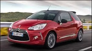 On continue avec cette voiture, qui est une Citroën ...