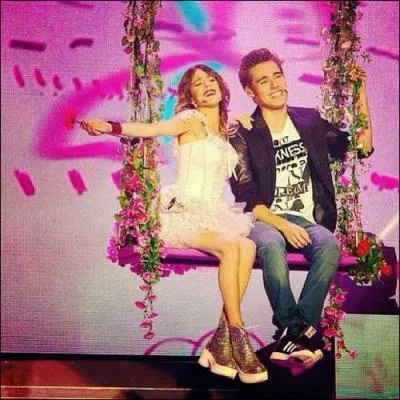 Quelle est la chanson qui &eacute;tait dans les 2 concerts de Violetta ?