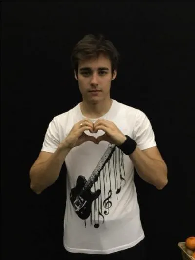 Comment se nomme-t-il ou comment se nomme-t-elle ?