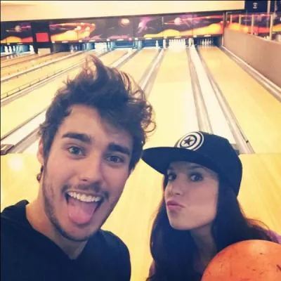 Laquelle de ces villes est sa ville natale ?