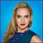 Qui a poussé Violetta dans les escaliers ?