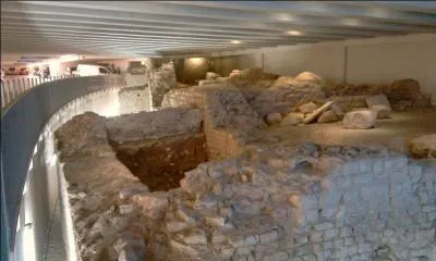 Ce monument porte le nom de :