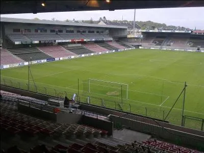 Quelle équipe est première du classement des tribunes officiel de la Ligue 1 ?