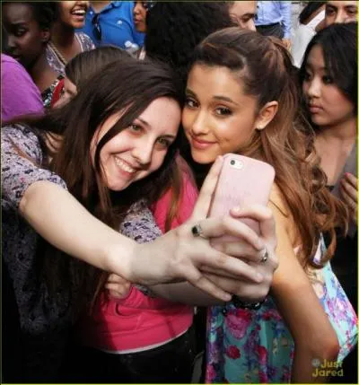 Comment s'appellent les fans d'Ariana ?