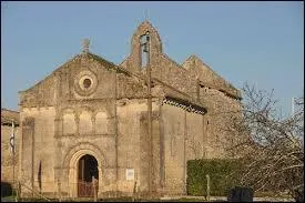 Je vous emmène à Saint-Sigismond-de-Clermont. Commune picto-charentaise de l'arrondissement de Jonzac, elle se situe dans le département ...
